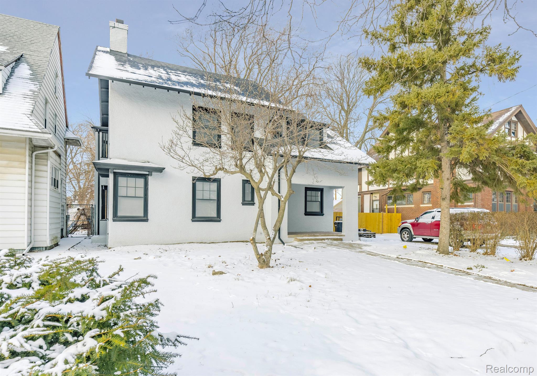 2256 N LA SALLE