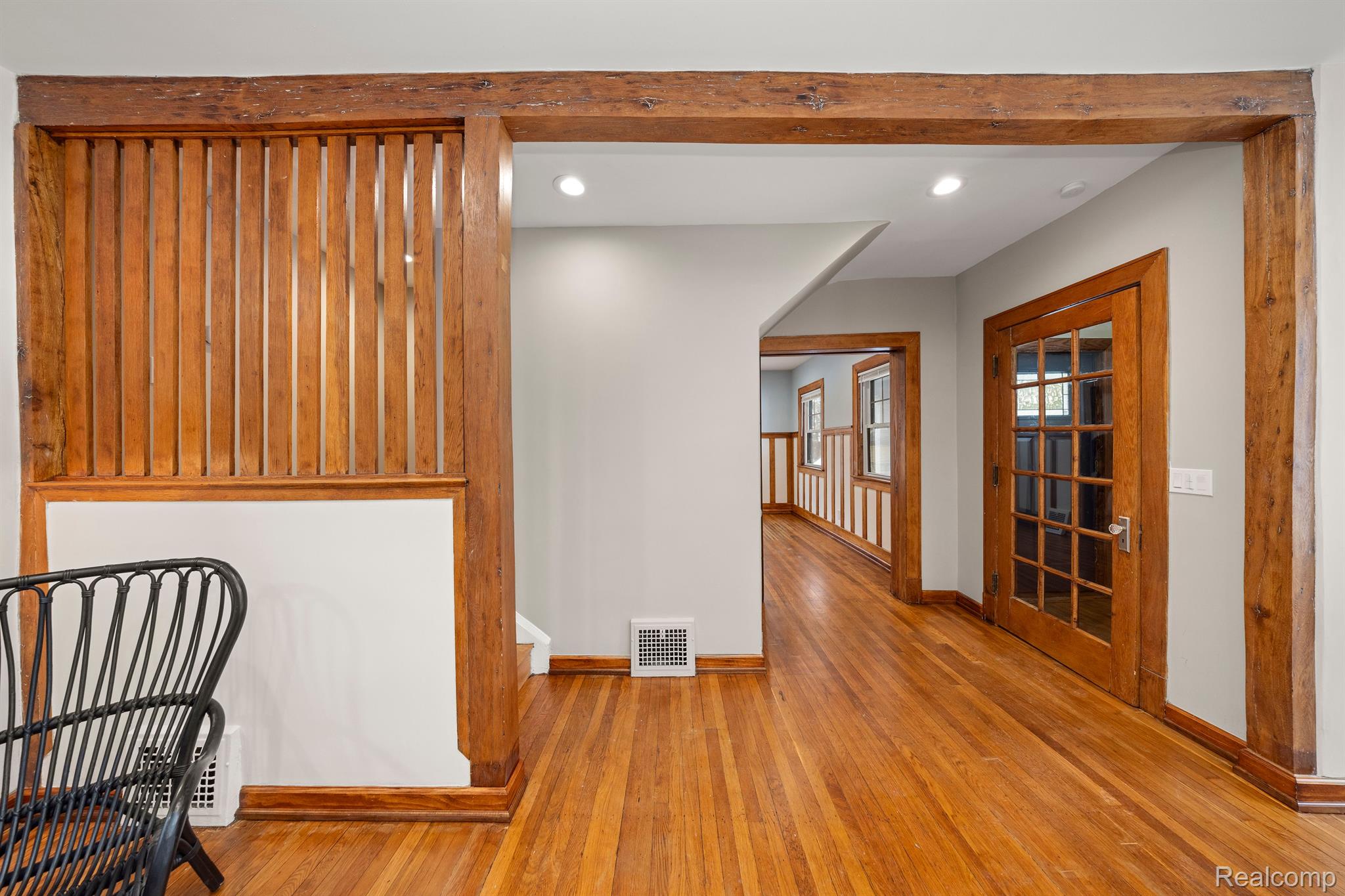 2256 N LA SALLE