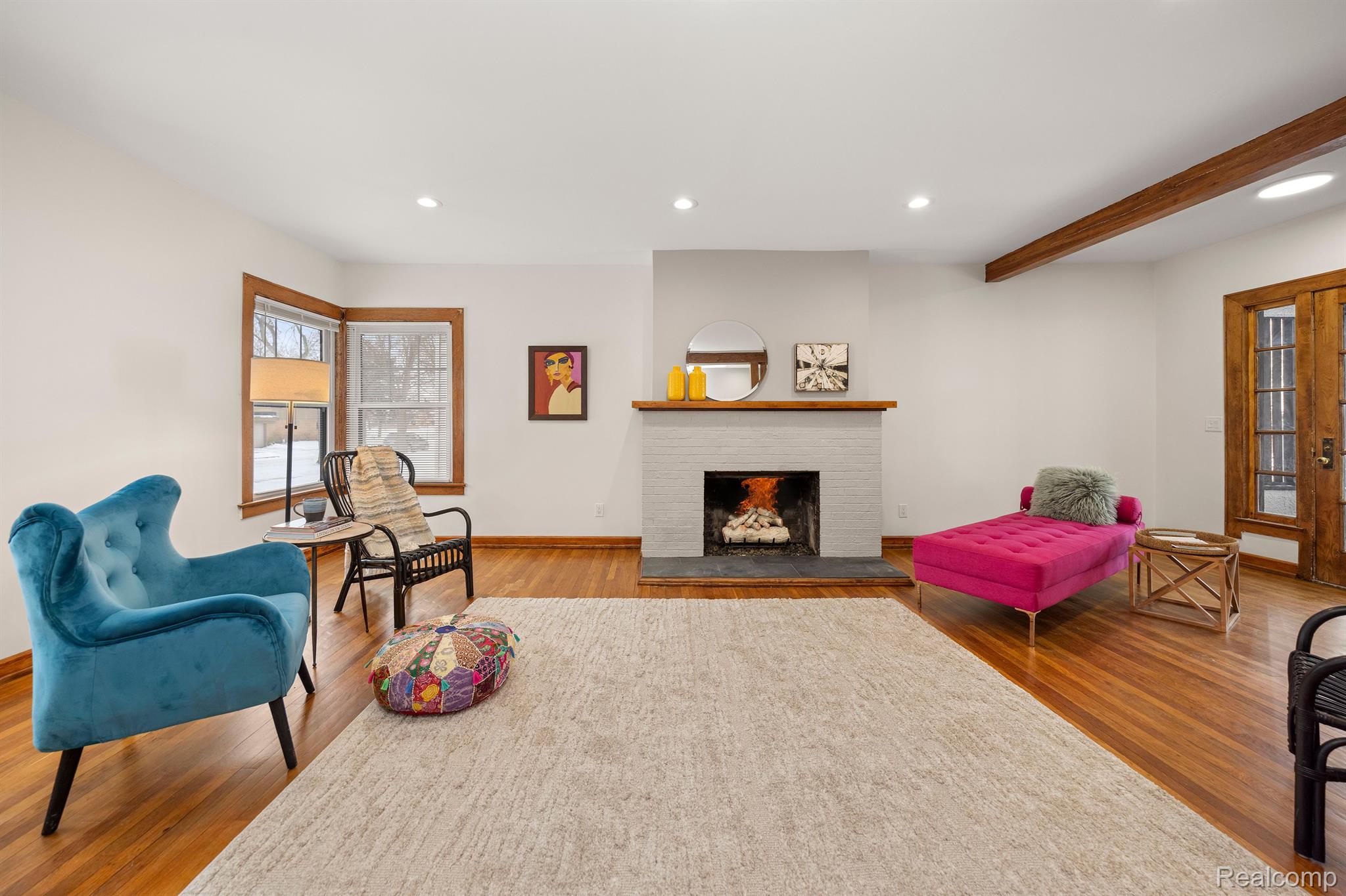 2256 N LA SALLE