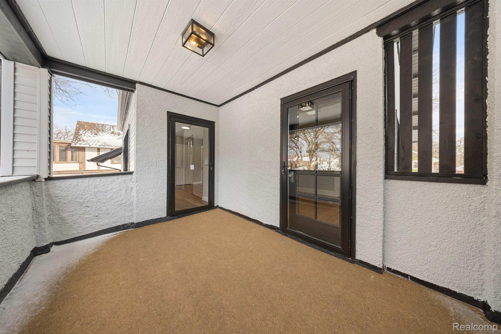 2256 N LA SALLE