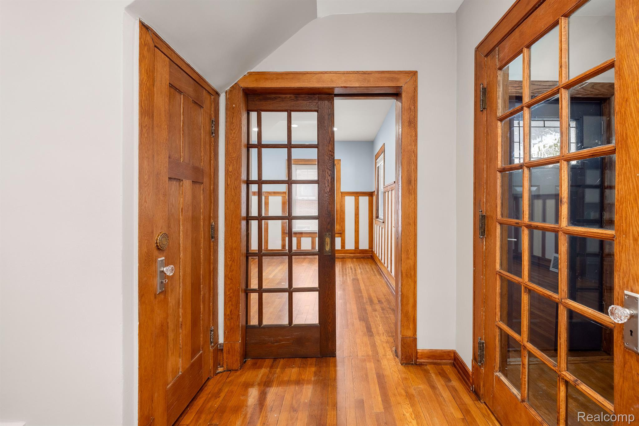 2256 N LA SALLE