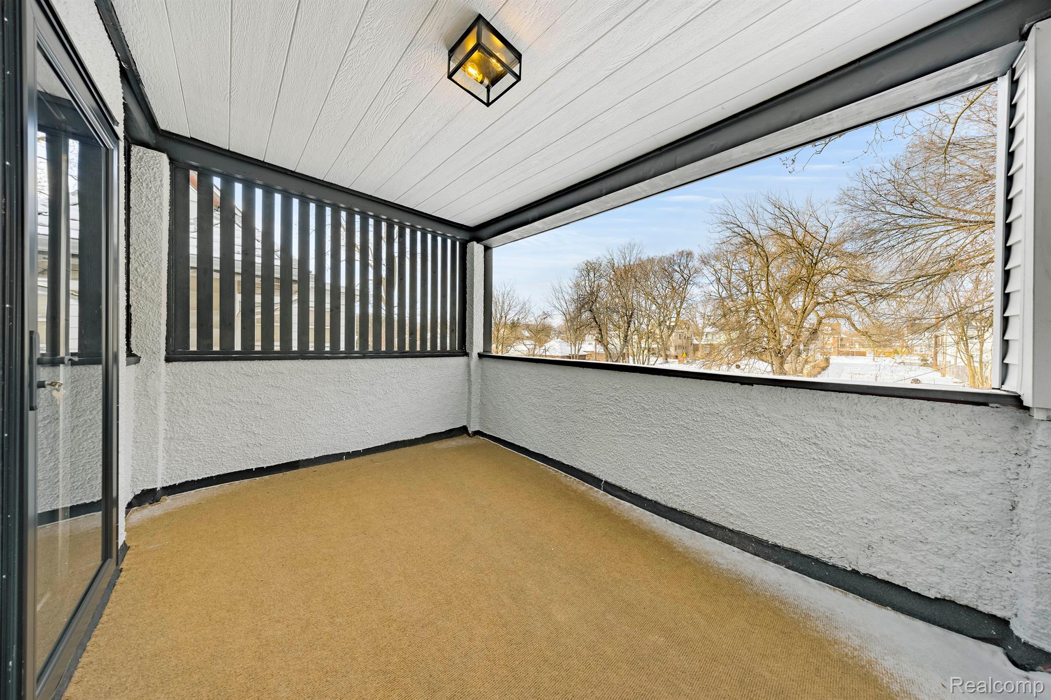2256 N LA SALLE