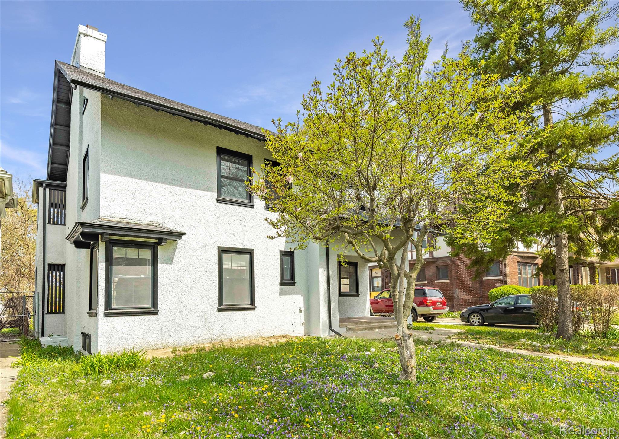2256 N LA SALLE