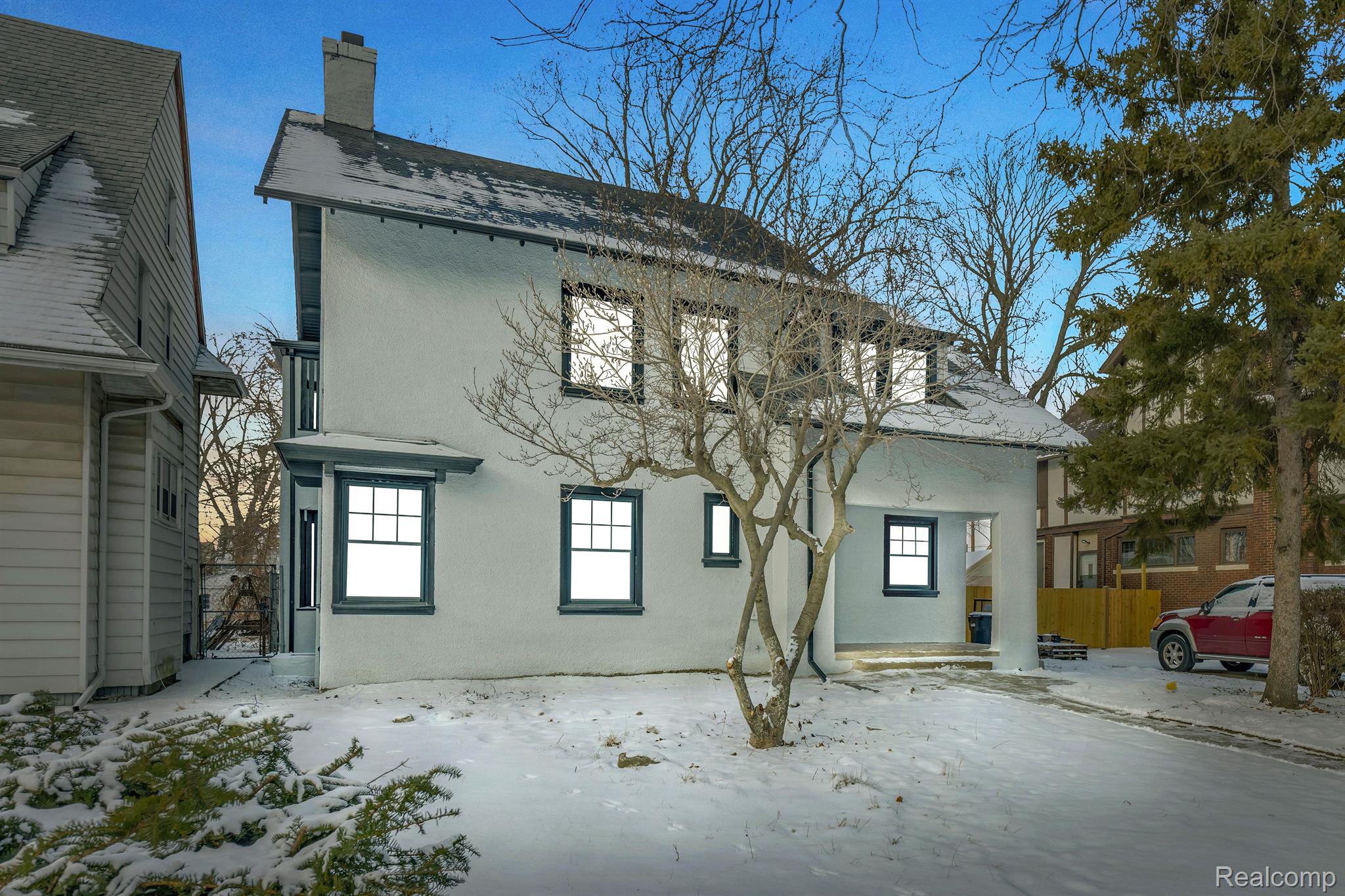 2256 N LA SALLE