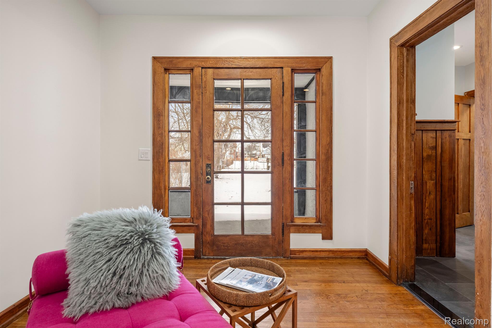 2256 N LA SALLE