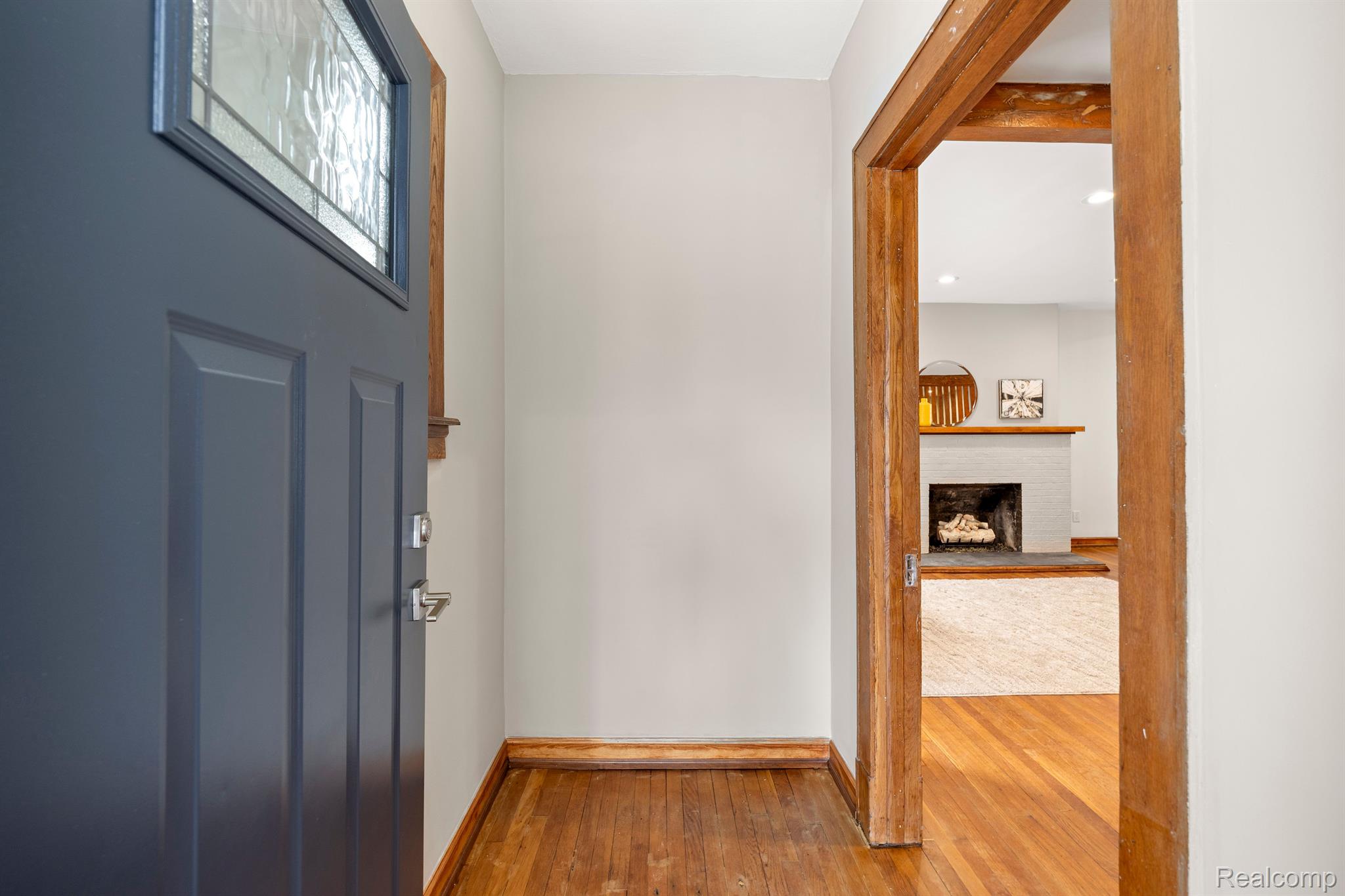 2256 N LA SALLE