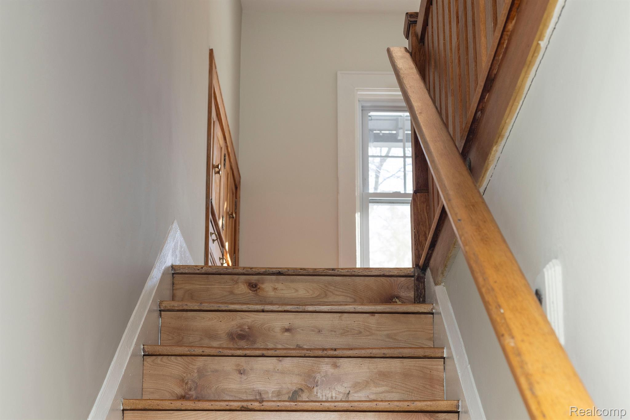 2256 N LA SALLE