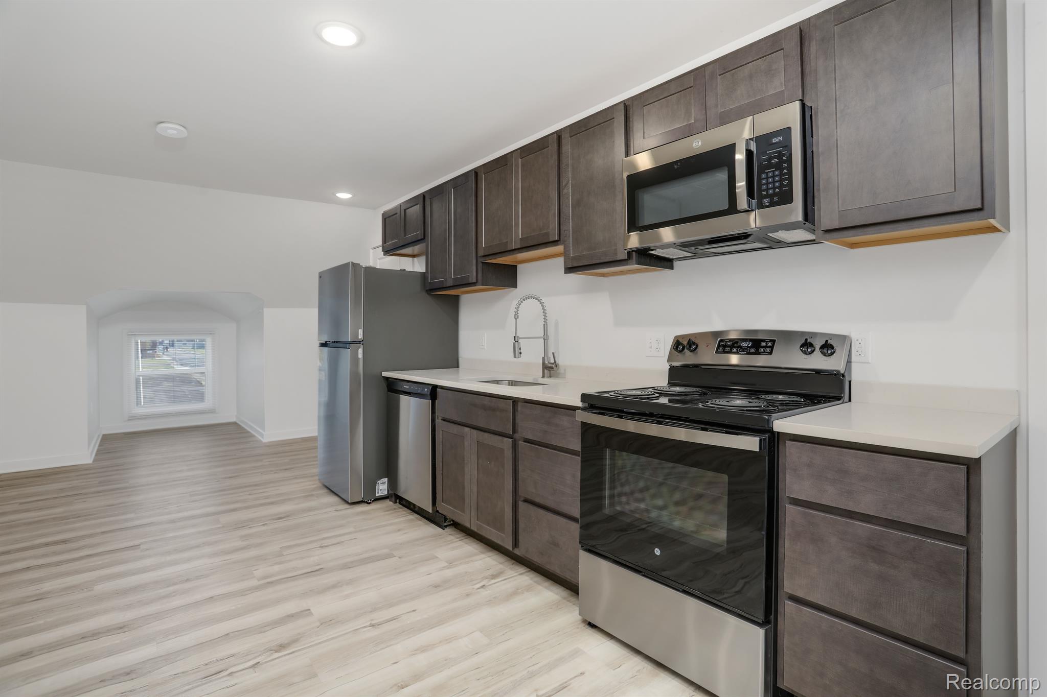 799 E Grand Boulevard 10