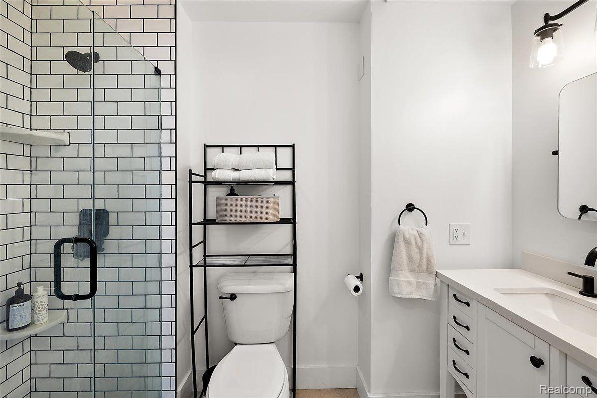 2843 E Grand Boulevard 8