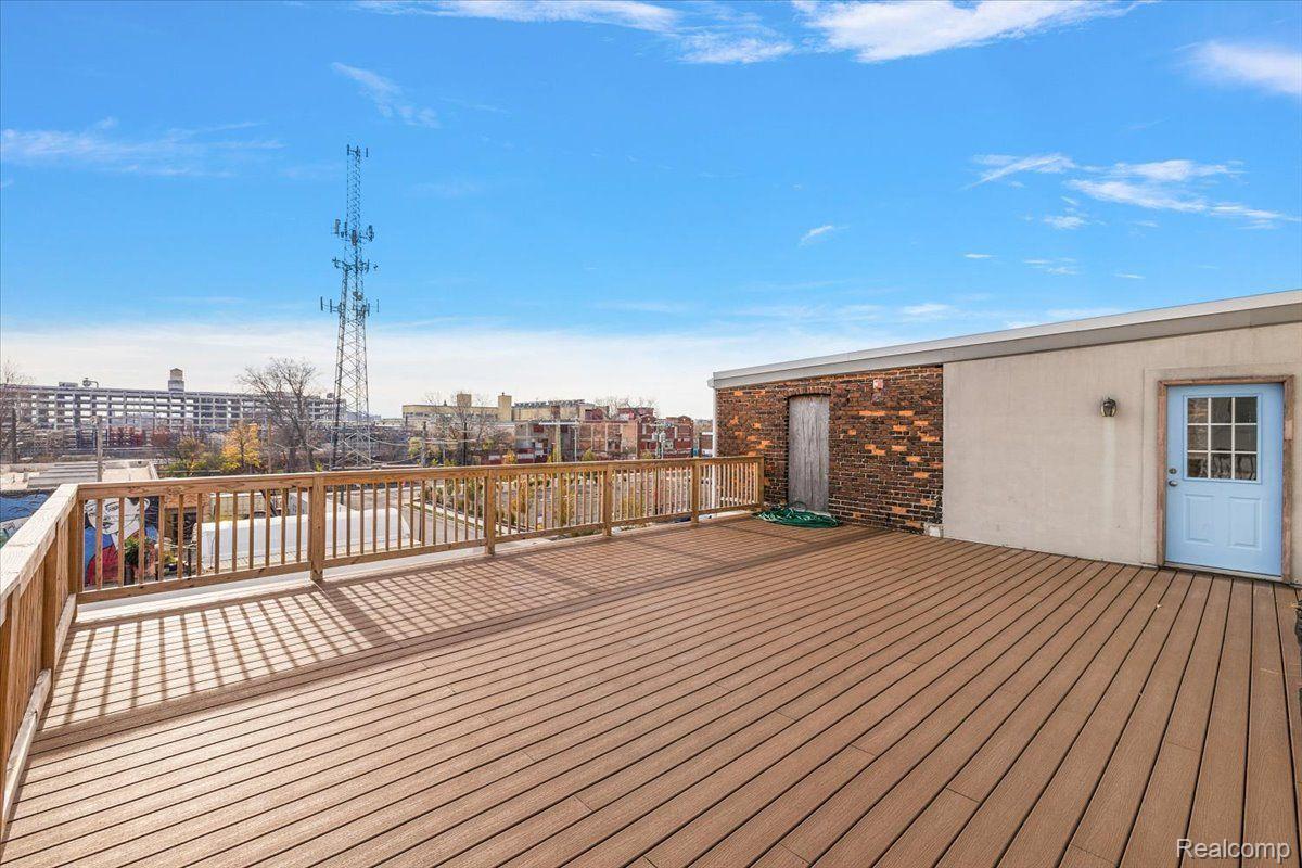 2843 E Grand Boulevard 8