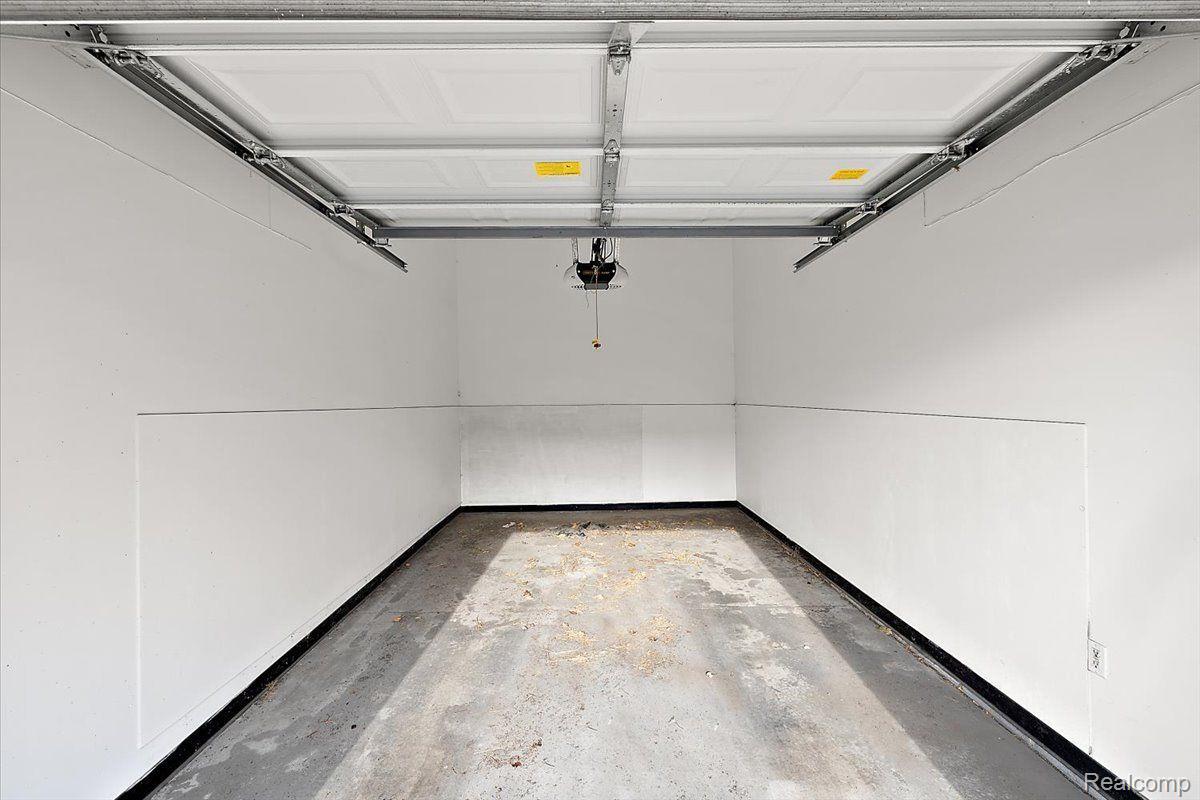 2843 E Grand Boulevard 8