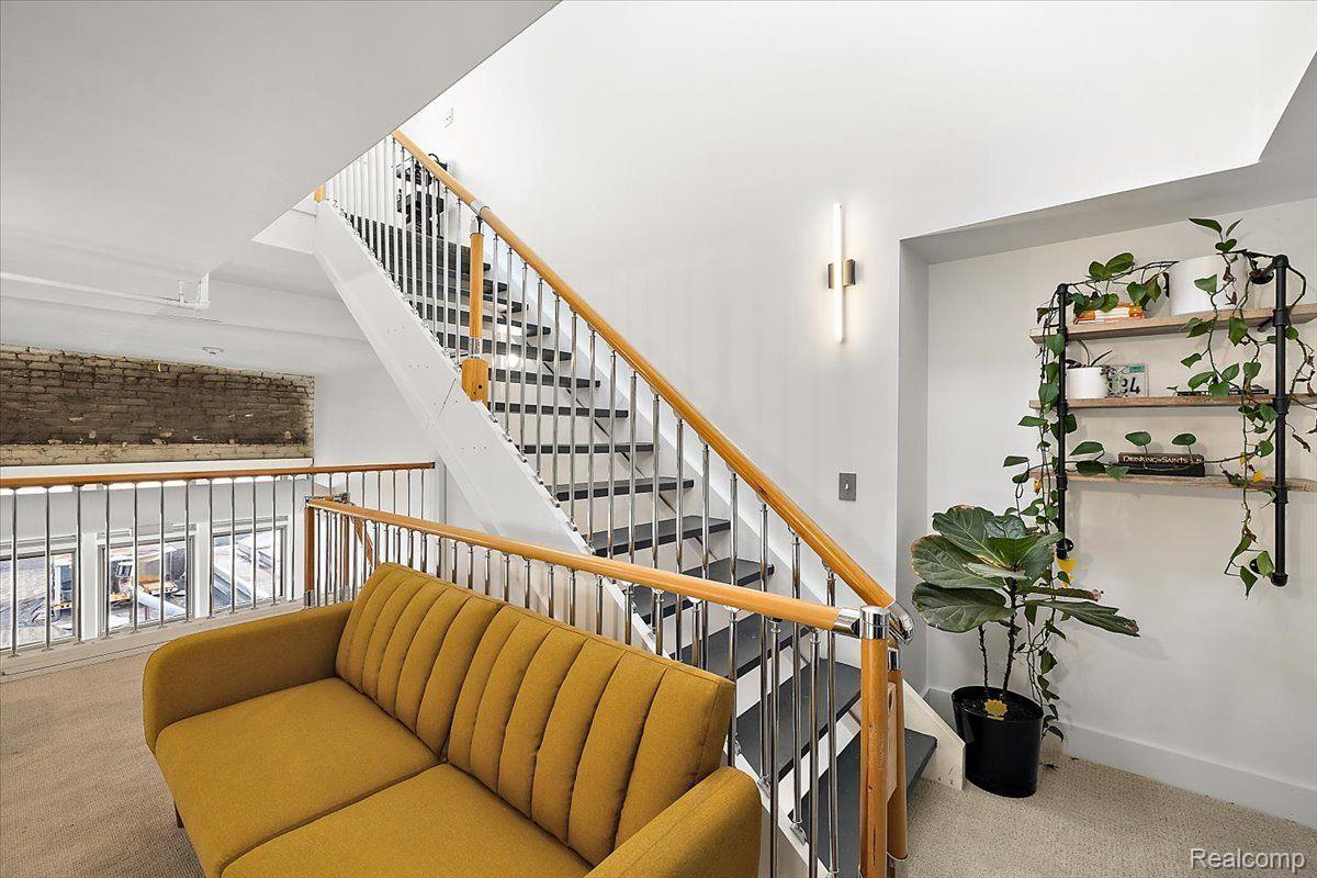 2843 E Grand Boulevard 8