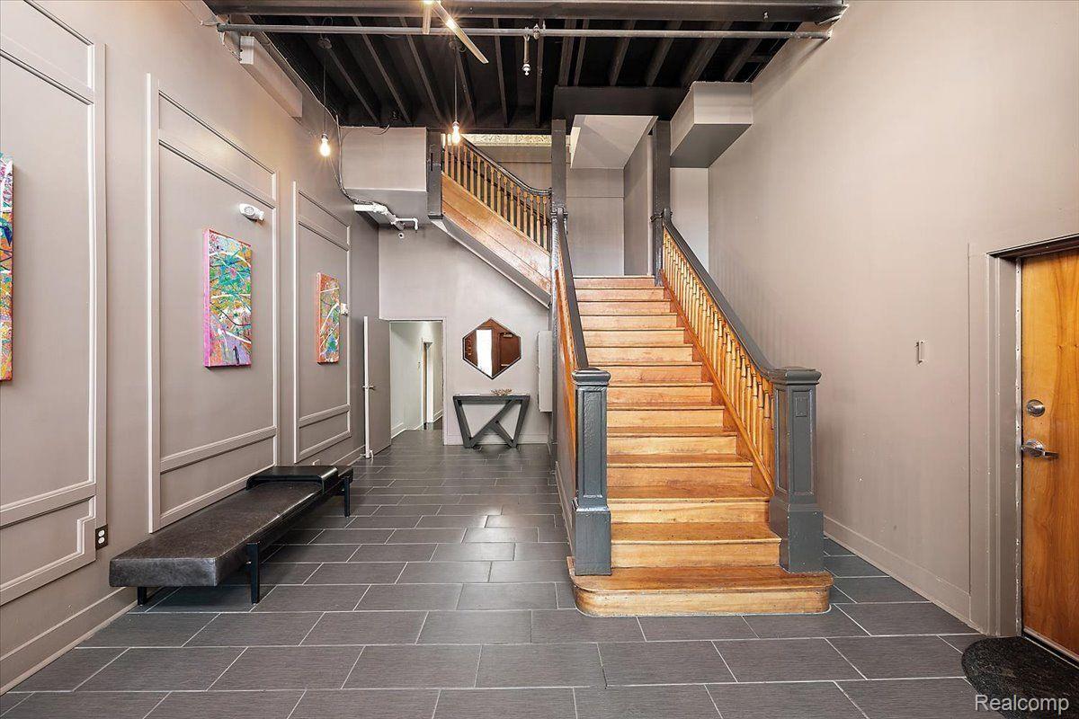 2843 E Grand Boulevard 8