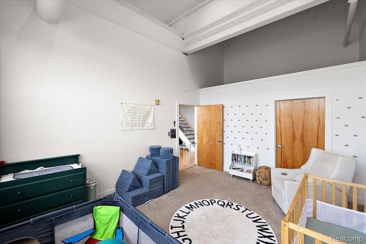 2843 E Grand Boulevard 8