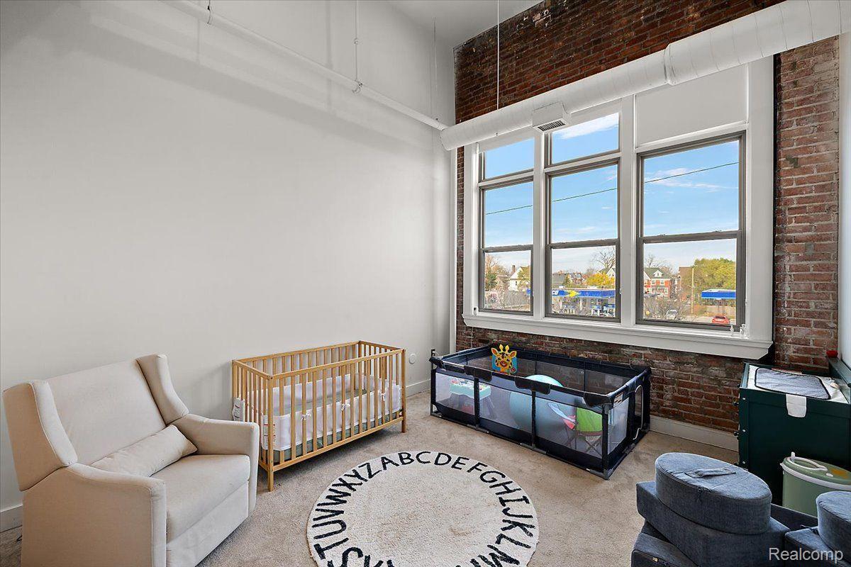 2843 E Grand Boulevard 8