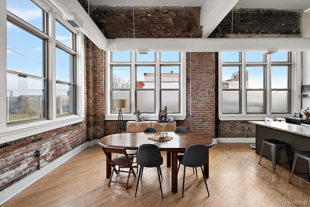 2843 E Grand Boulevard 8