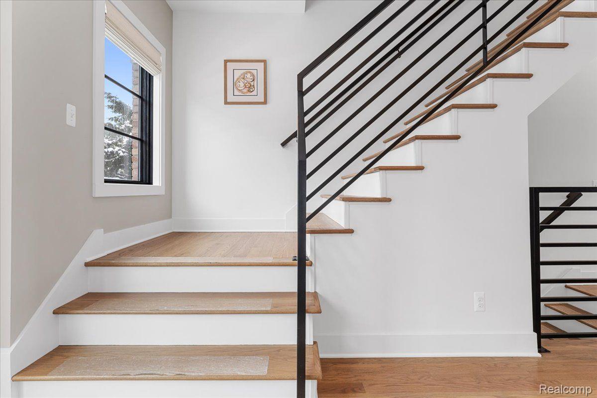262 Mack Avenue 9