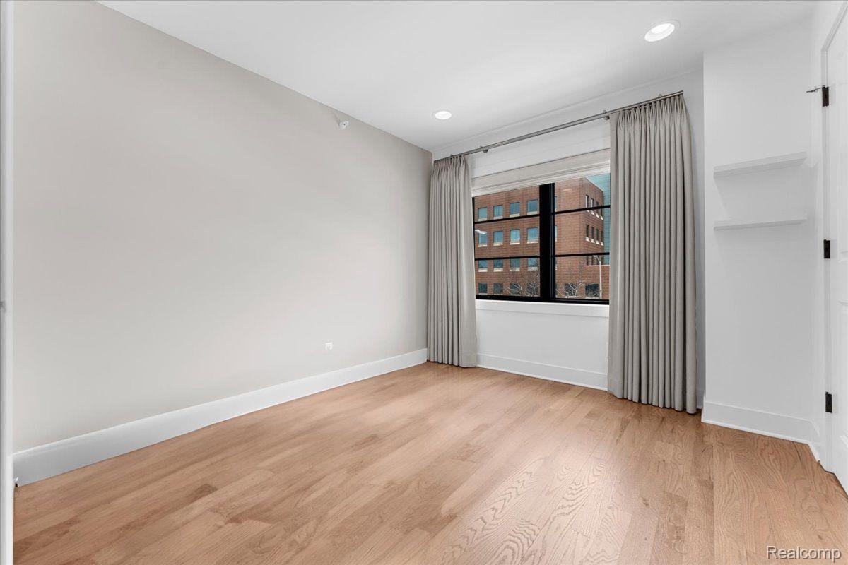 262 Mack Avenue 9