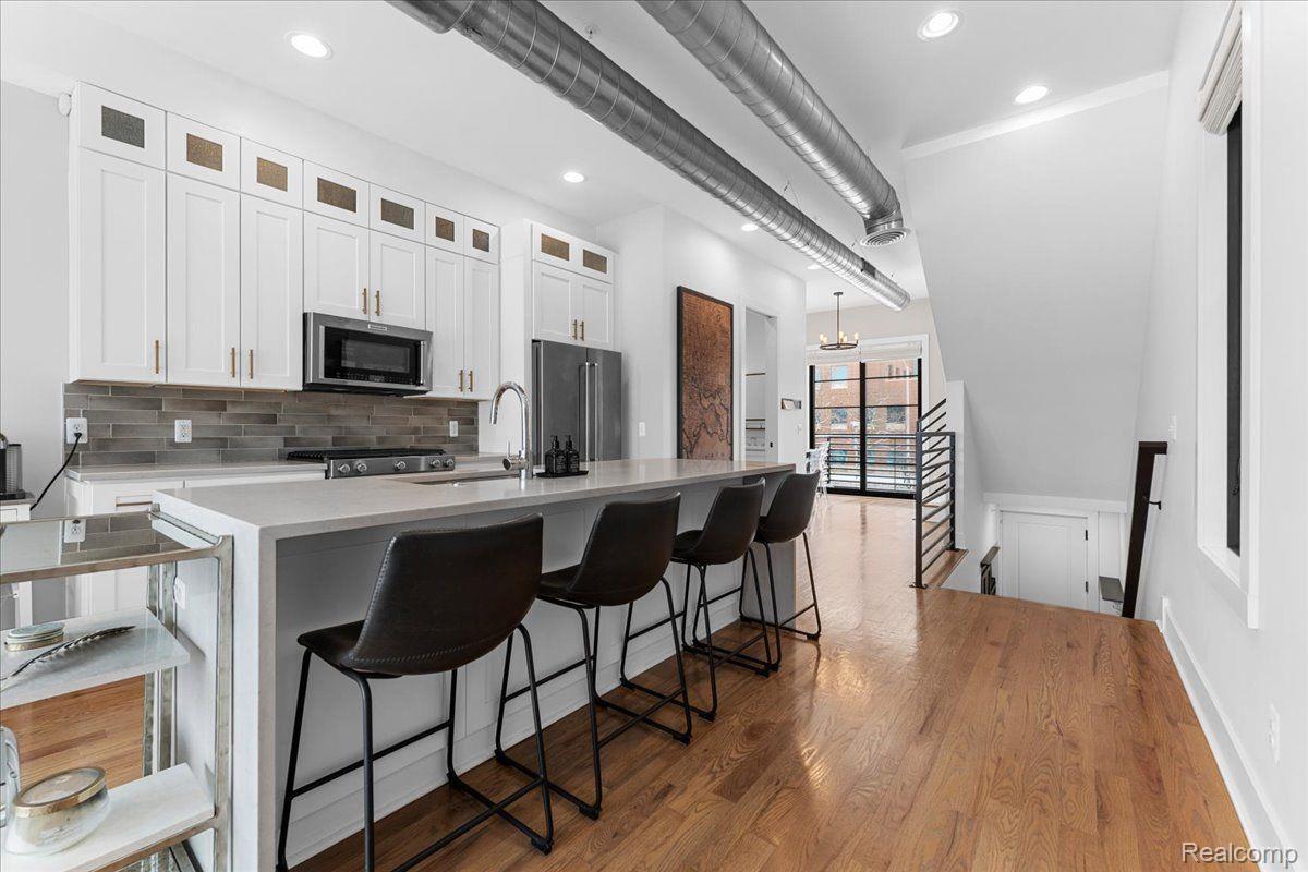 262 Mack Avenue 9