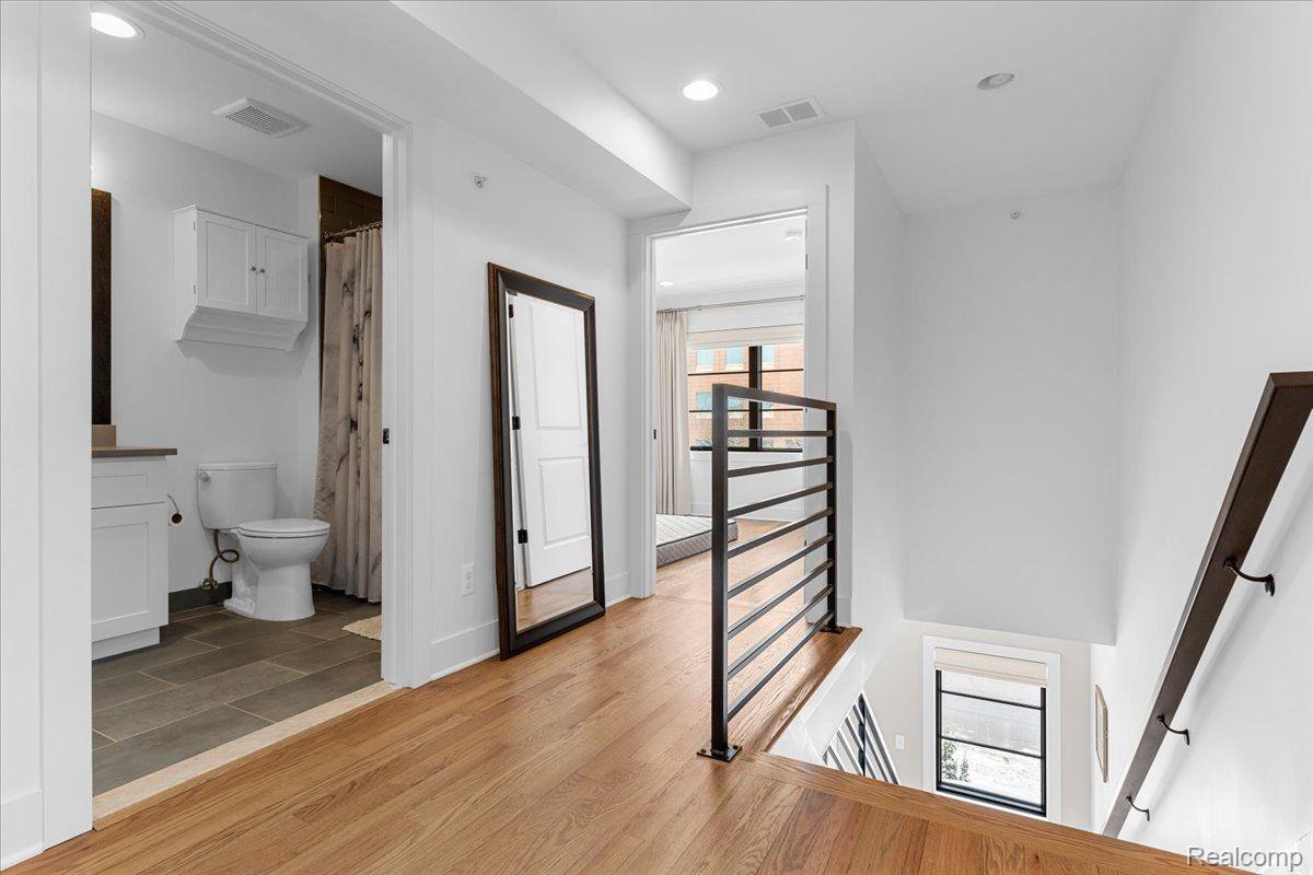 262 Mack Avenue 9
