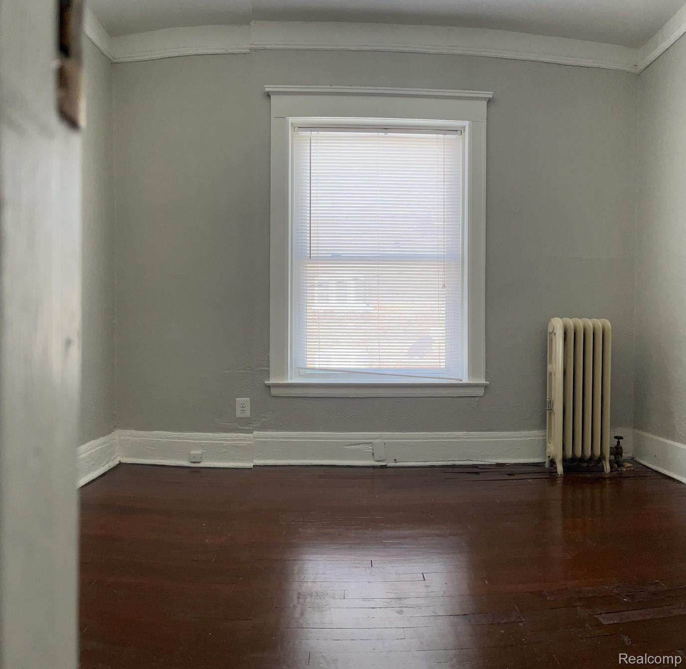 287 E EDSEL FORD Freeway Unit # 5