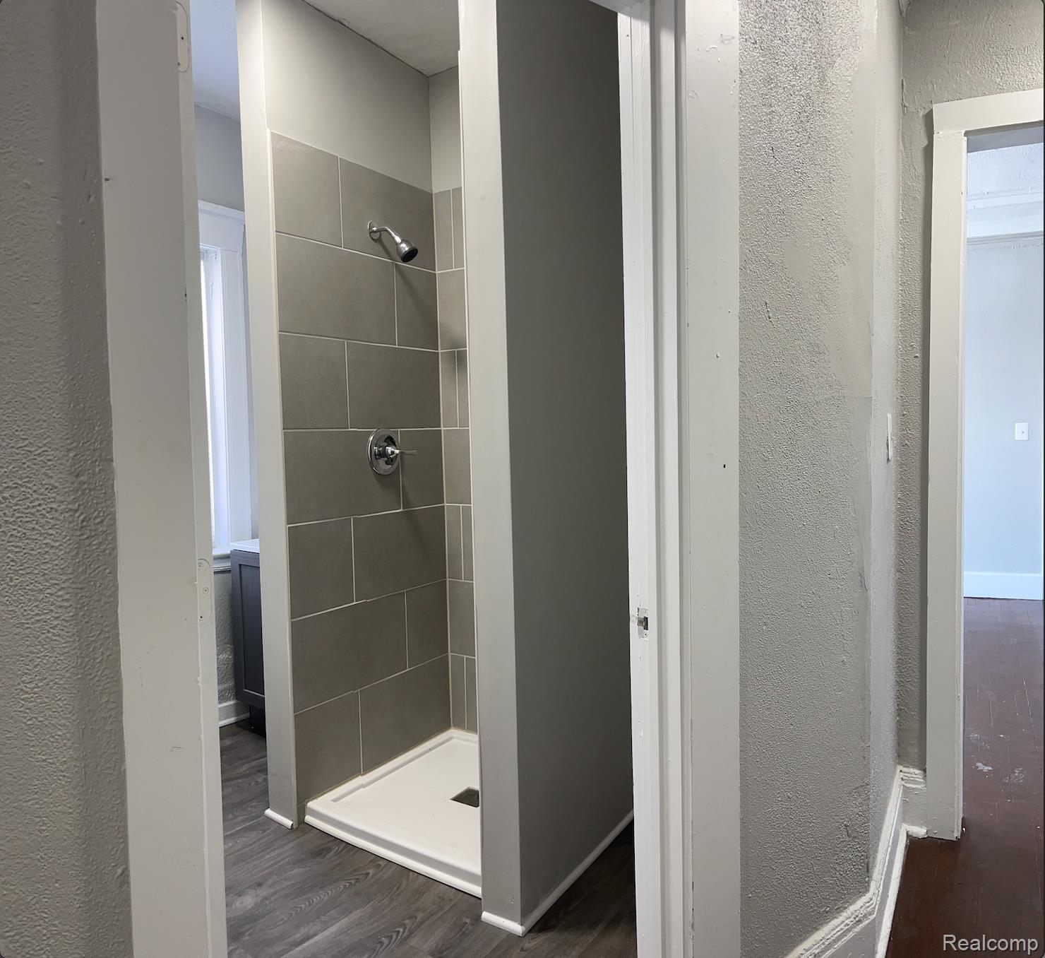 287 E EDSEL FORD Freeway Unit # 5