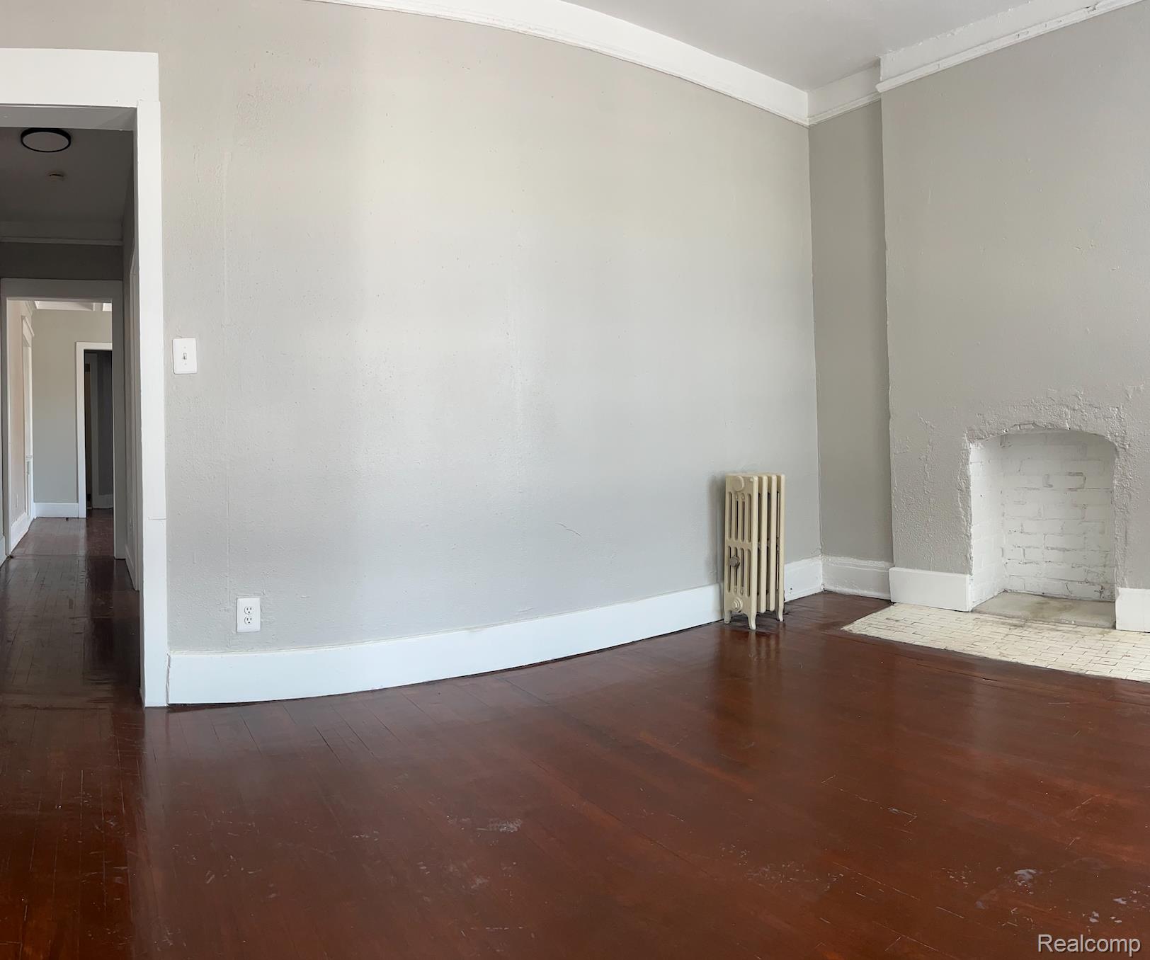 287 E EDSEL FORD Freeway Unit # 5