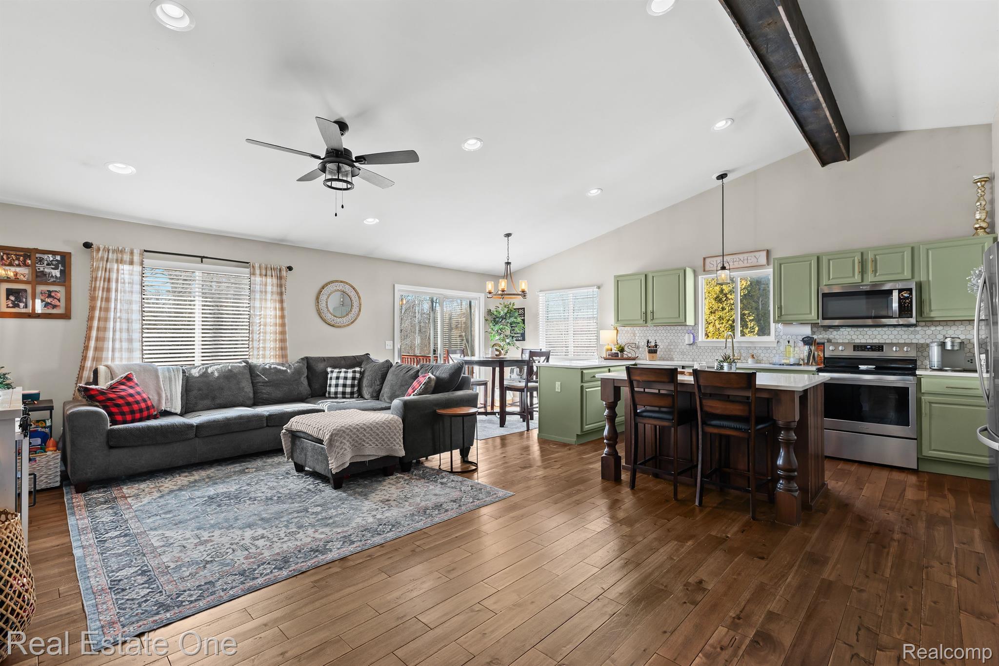 6581 WEDGEWOOD Court