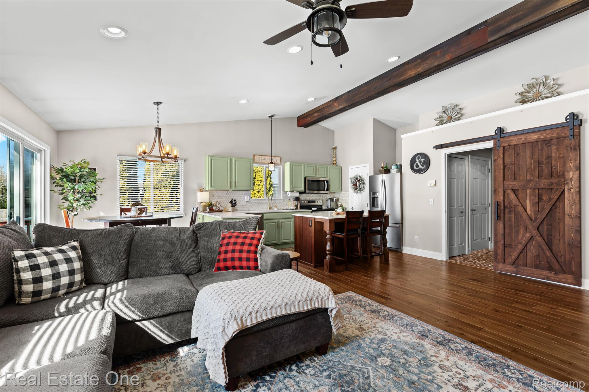 6581 WEDGEWOOD Court