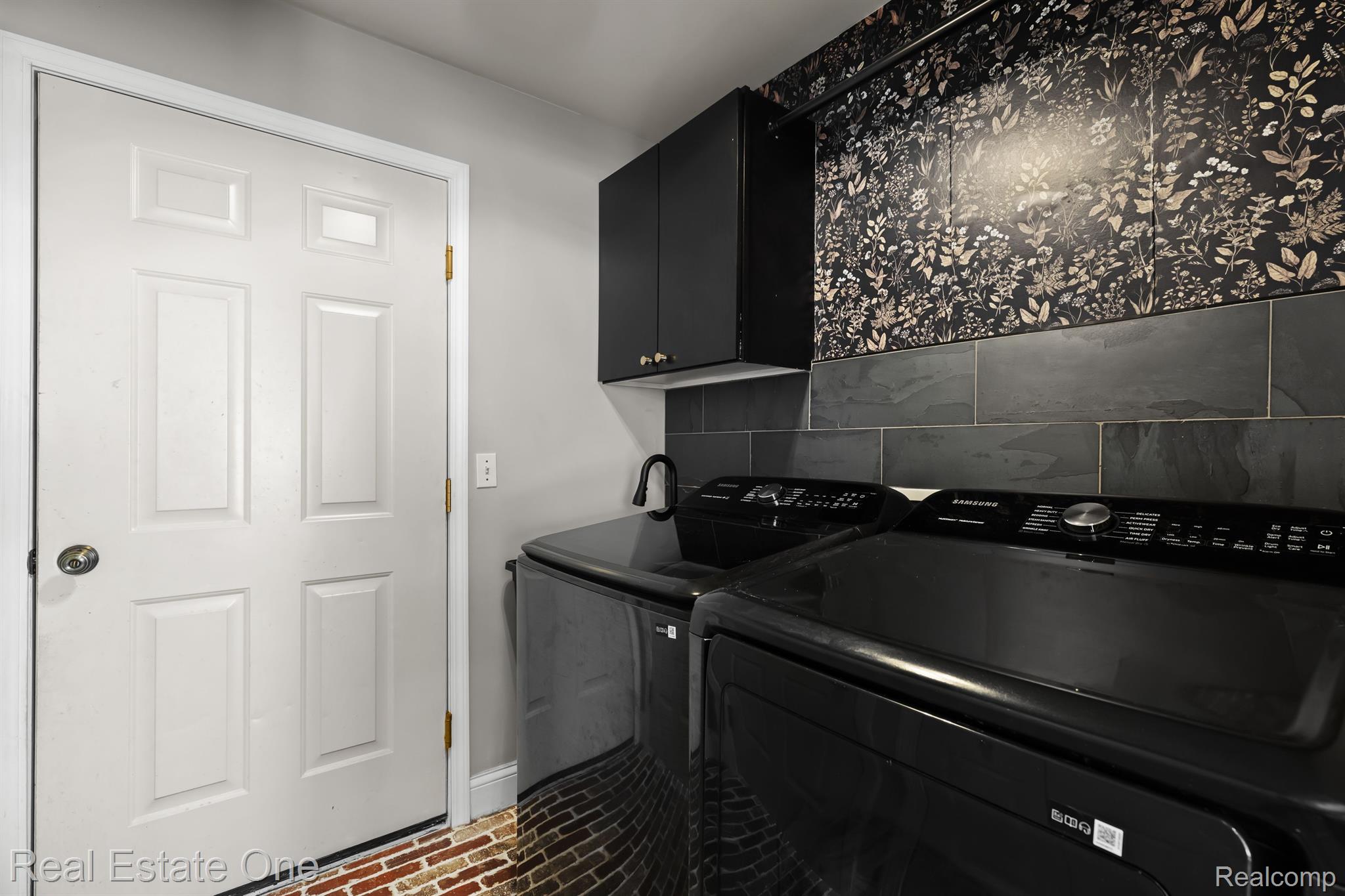 6581 WEDGEWOOD Court