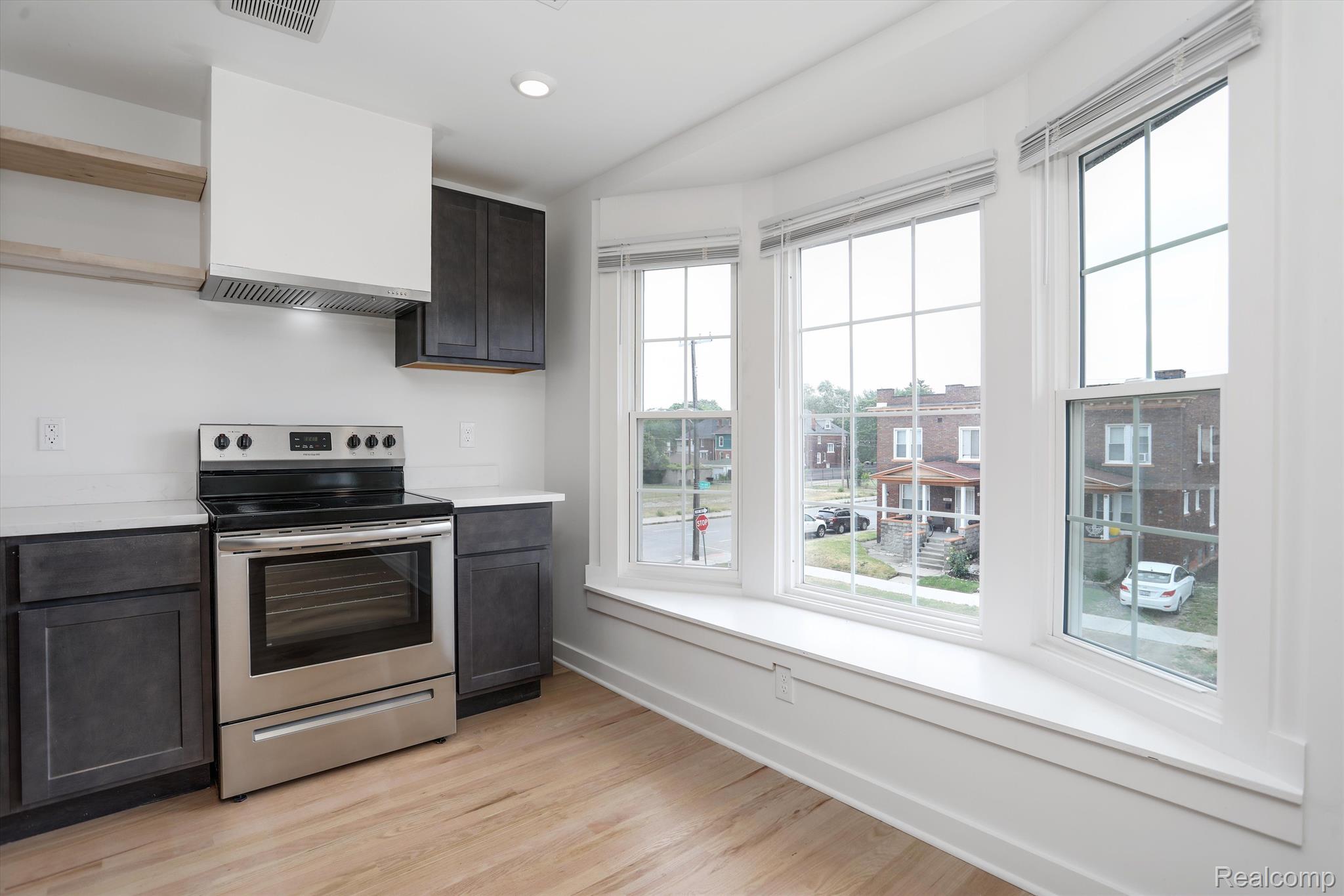 95 E Euclid Street 201