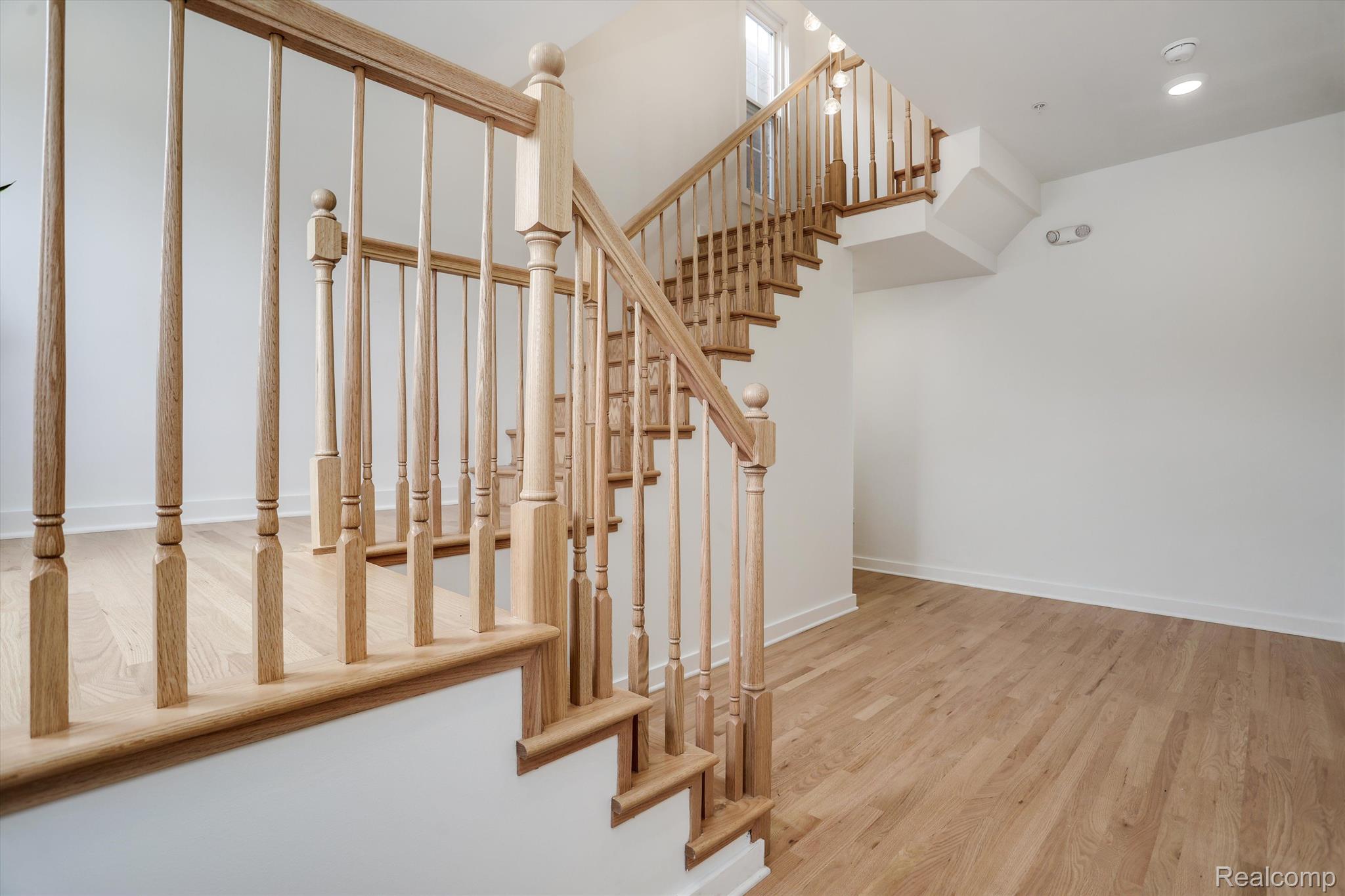 95 E Euclid Street 201