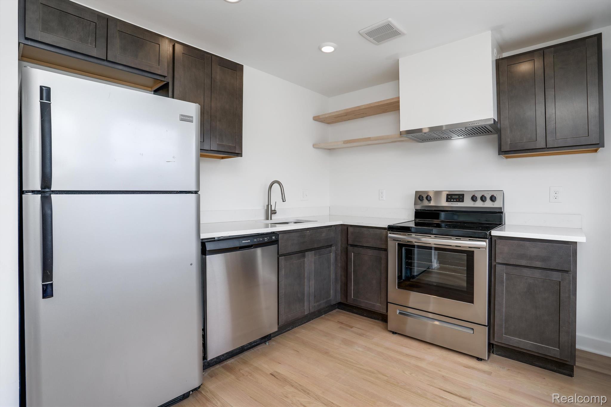 95 E Euclid Street 201