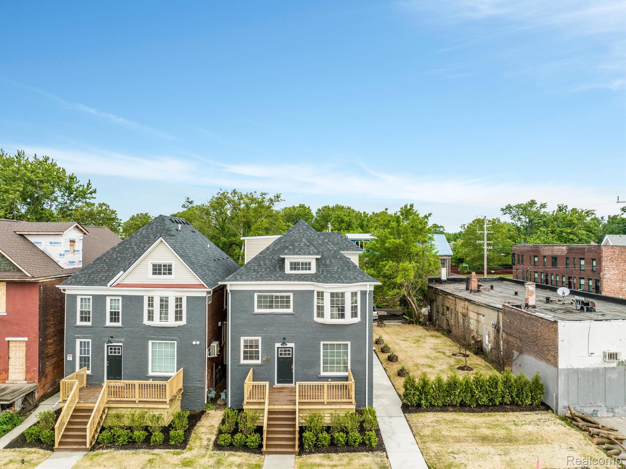 95 E Euclid Street 201