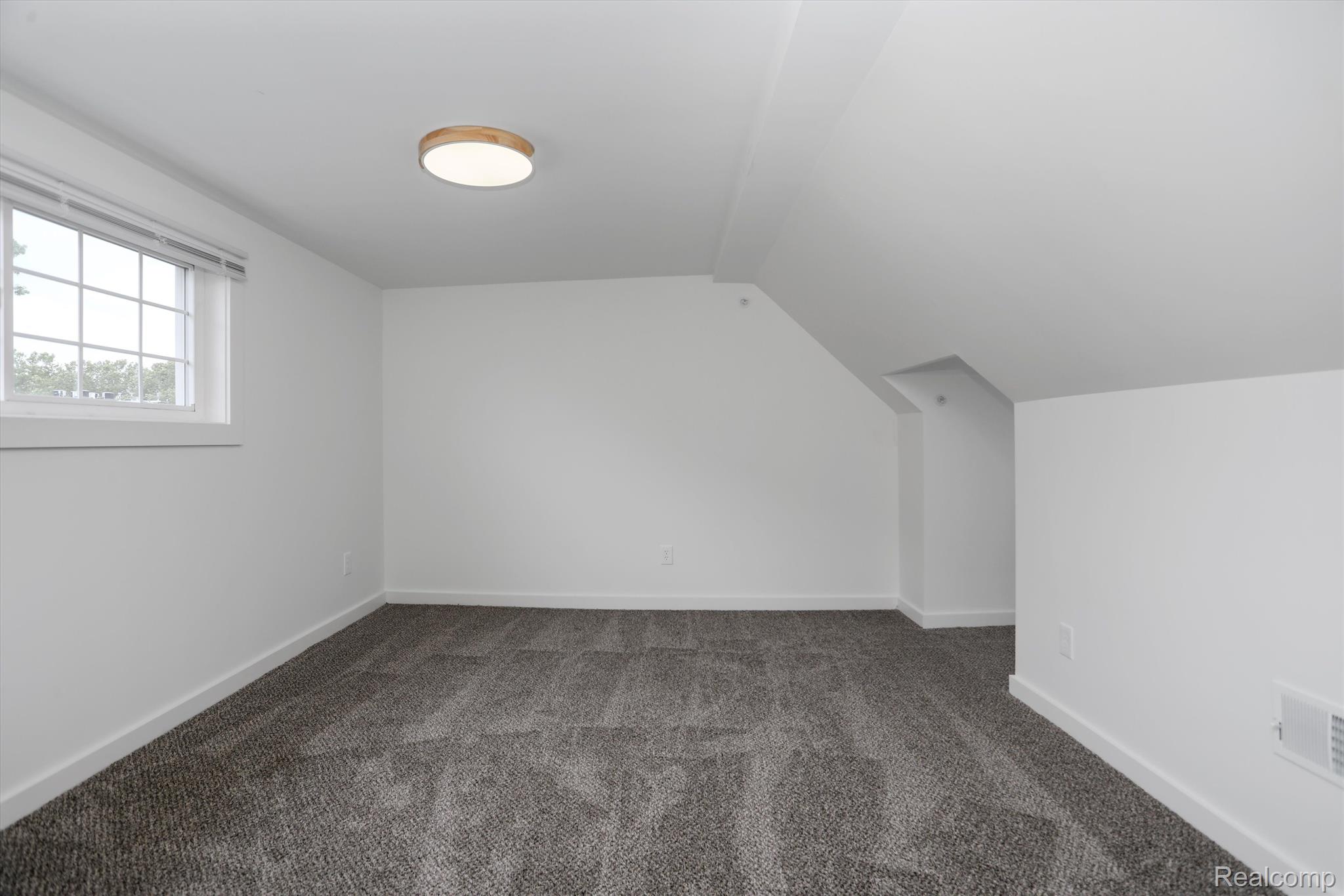 95 E Euclid Street 201