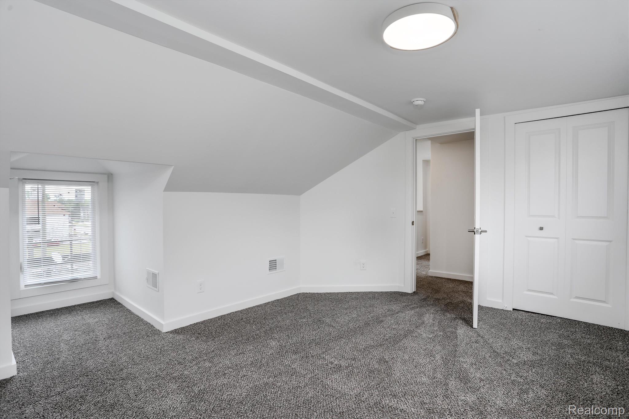 95 E Euclid Street 201