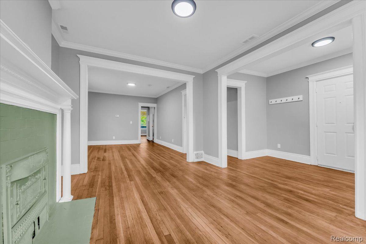 243 Marston Street 2W