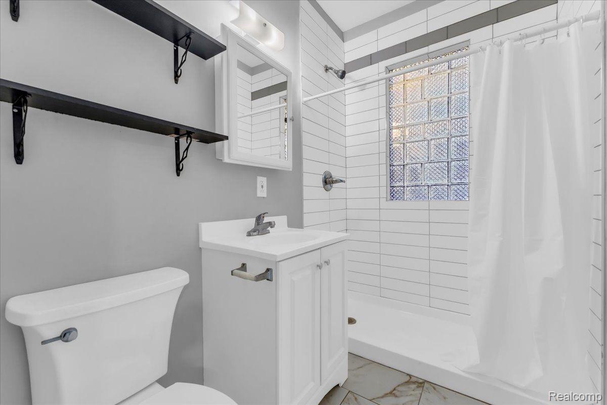 243 Marston Street 2W