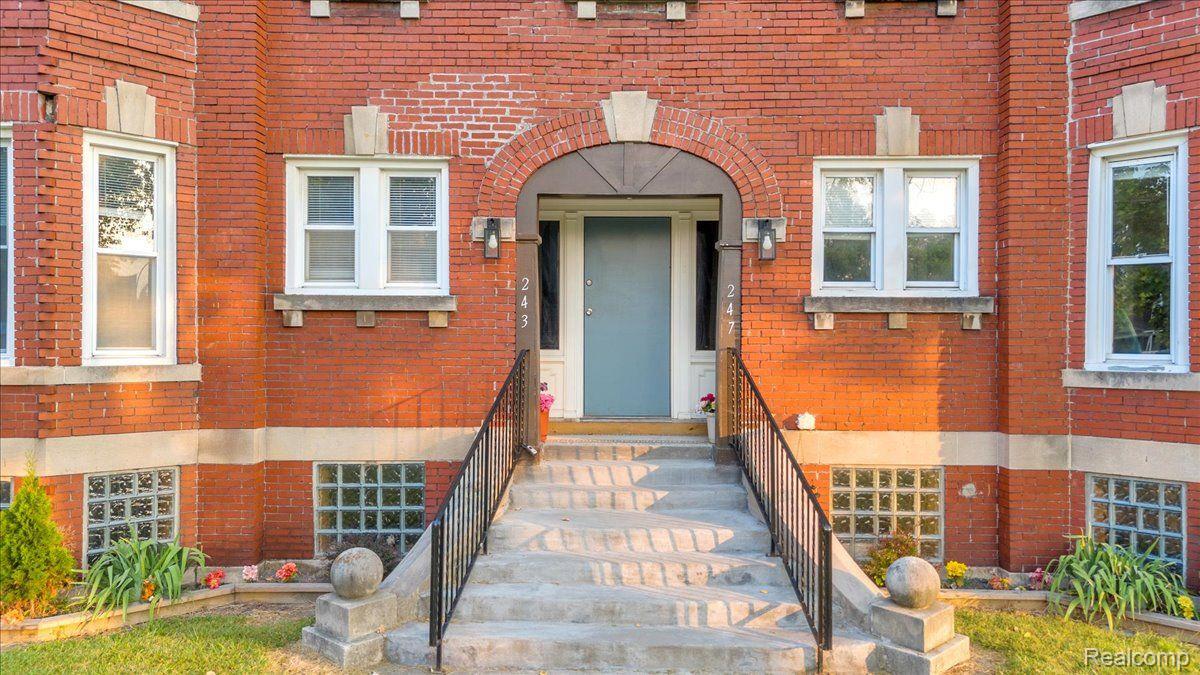 243 Marston Street 2W