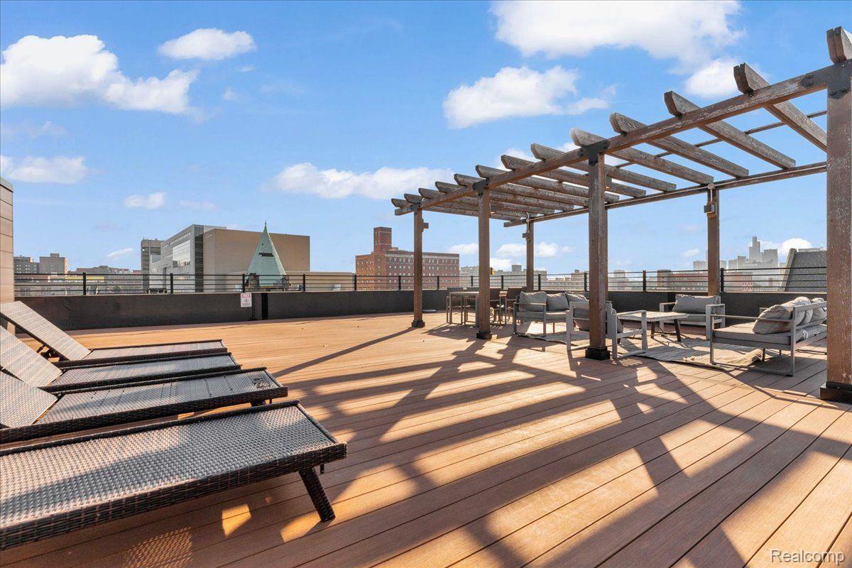 438 Selden Street 202