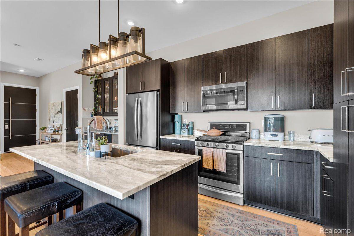 438 Selden Street 202