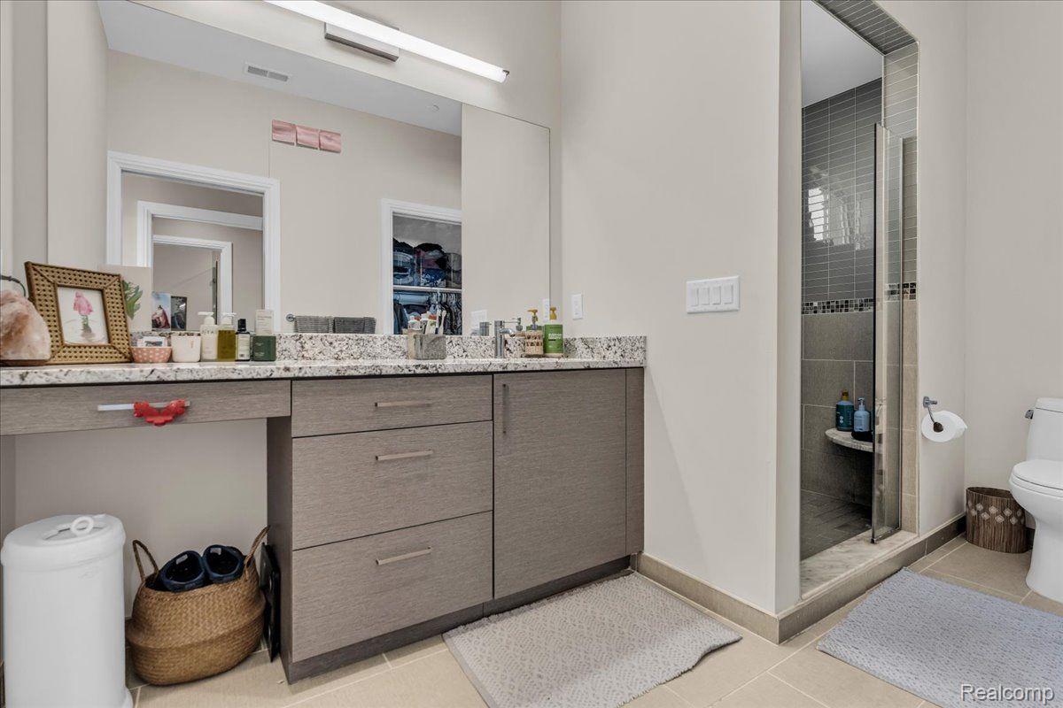 438 Selden Street 202