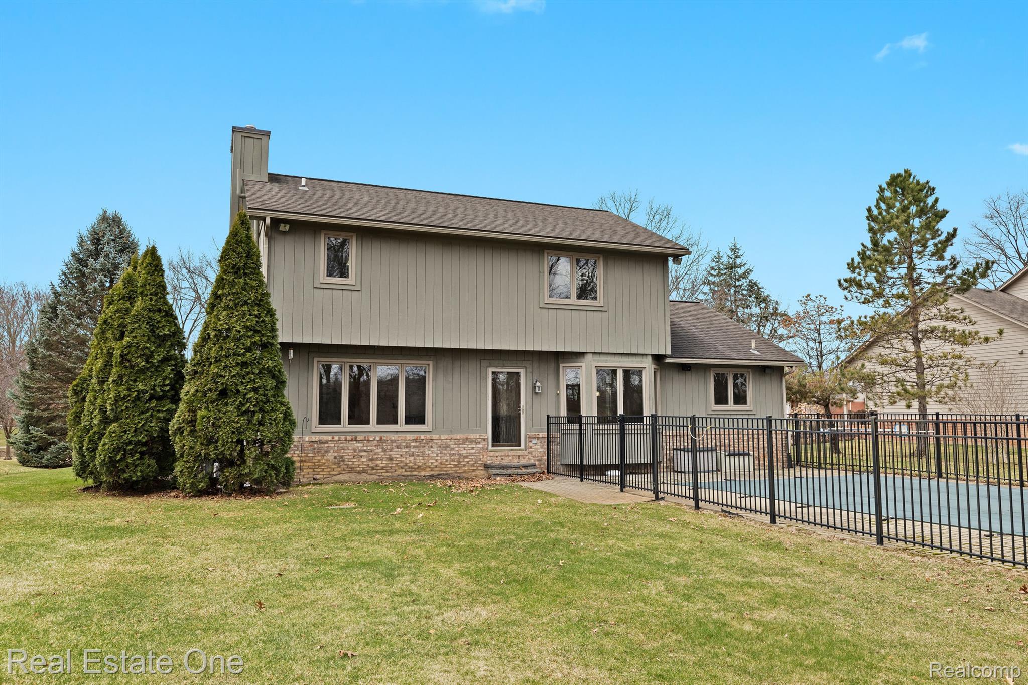 2643 BAY VISTA Drive