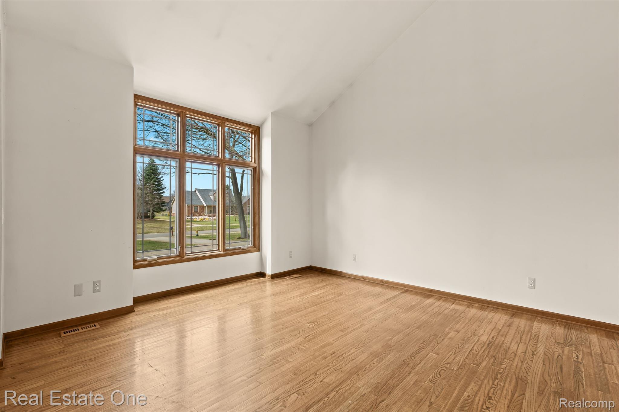 2643 BAY VISTA Drive