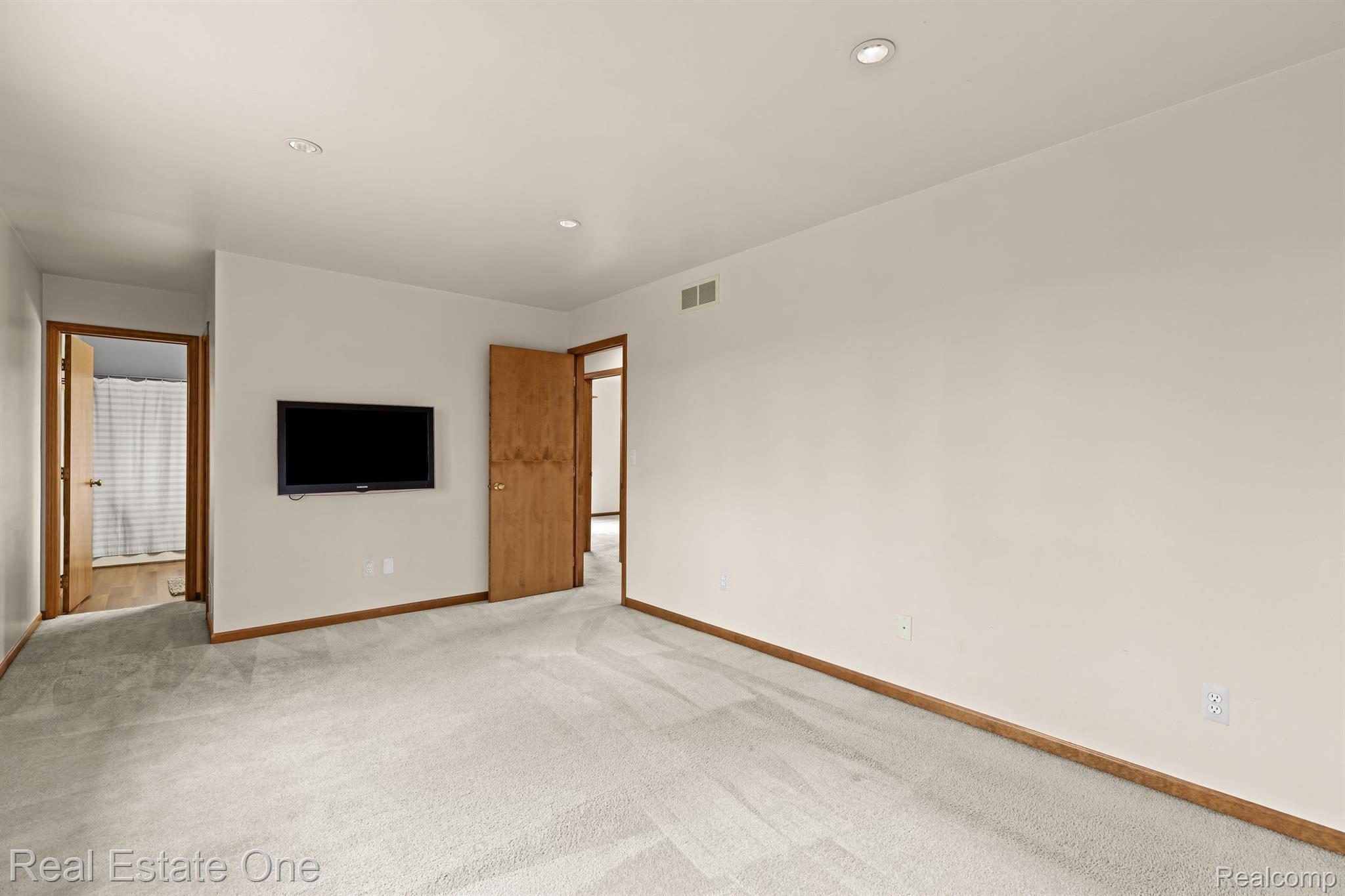 2643 BAY VISTA Drive