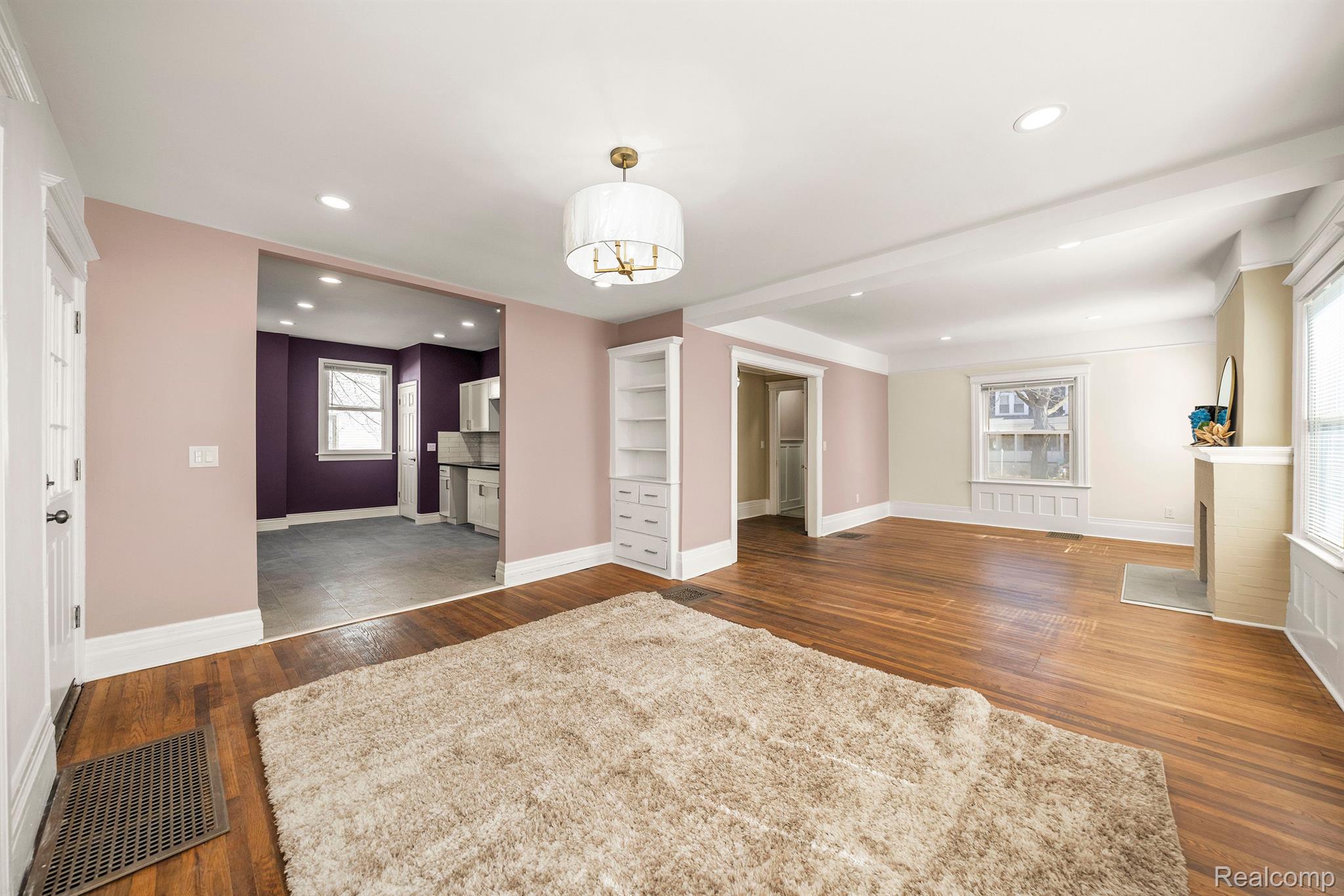 103 WOODLAND Street