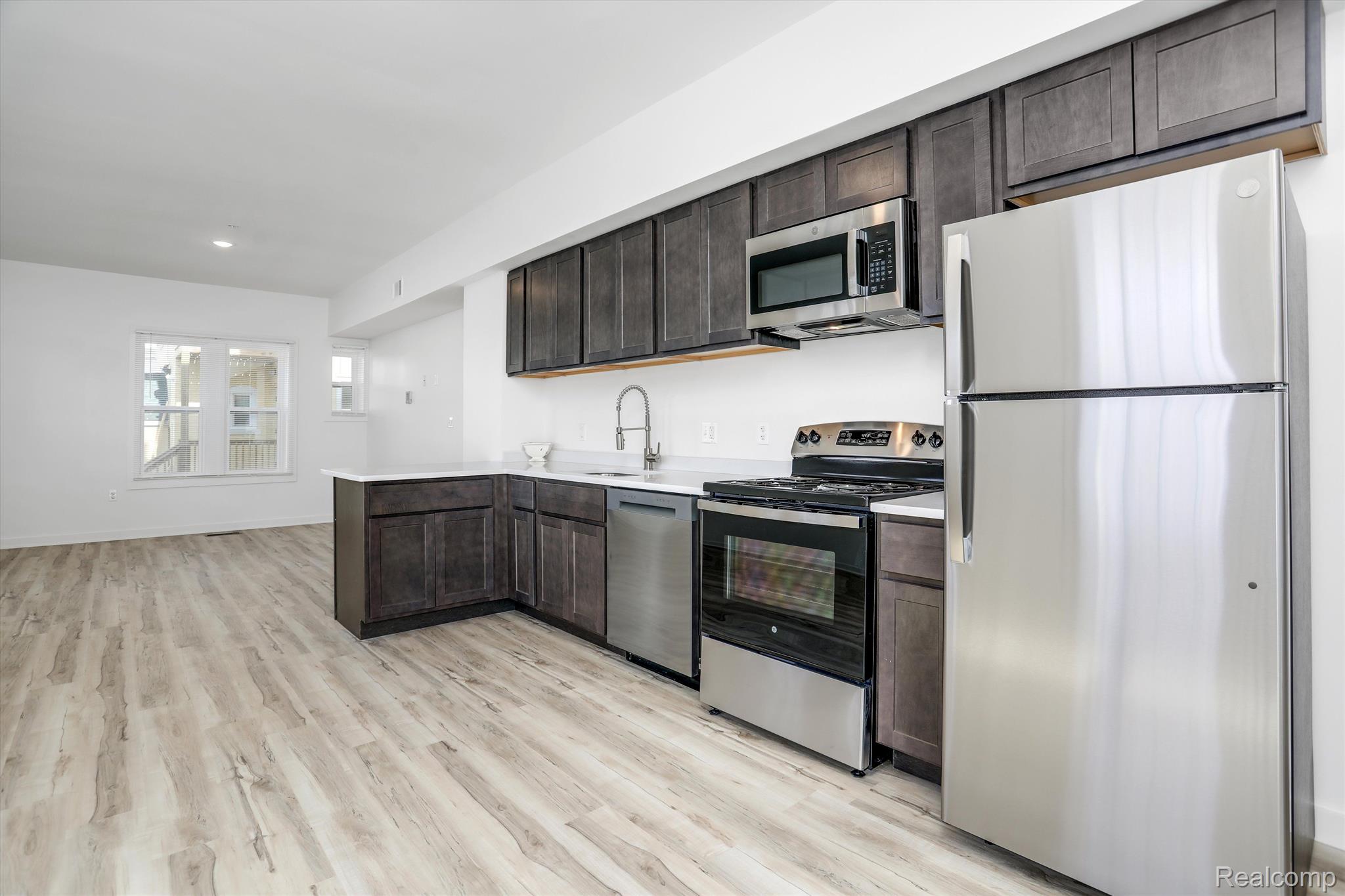 799 East Grand Boulevard 6