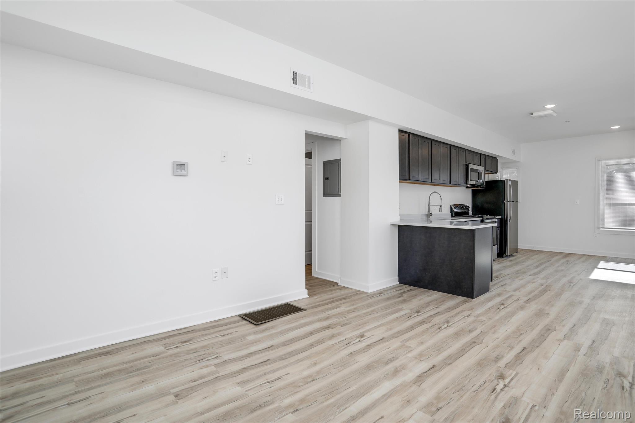 799 East Grand Boulevard 6