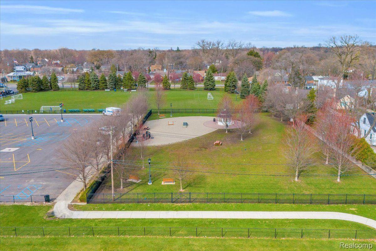 425 Hillcrest Avenue