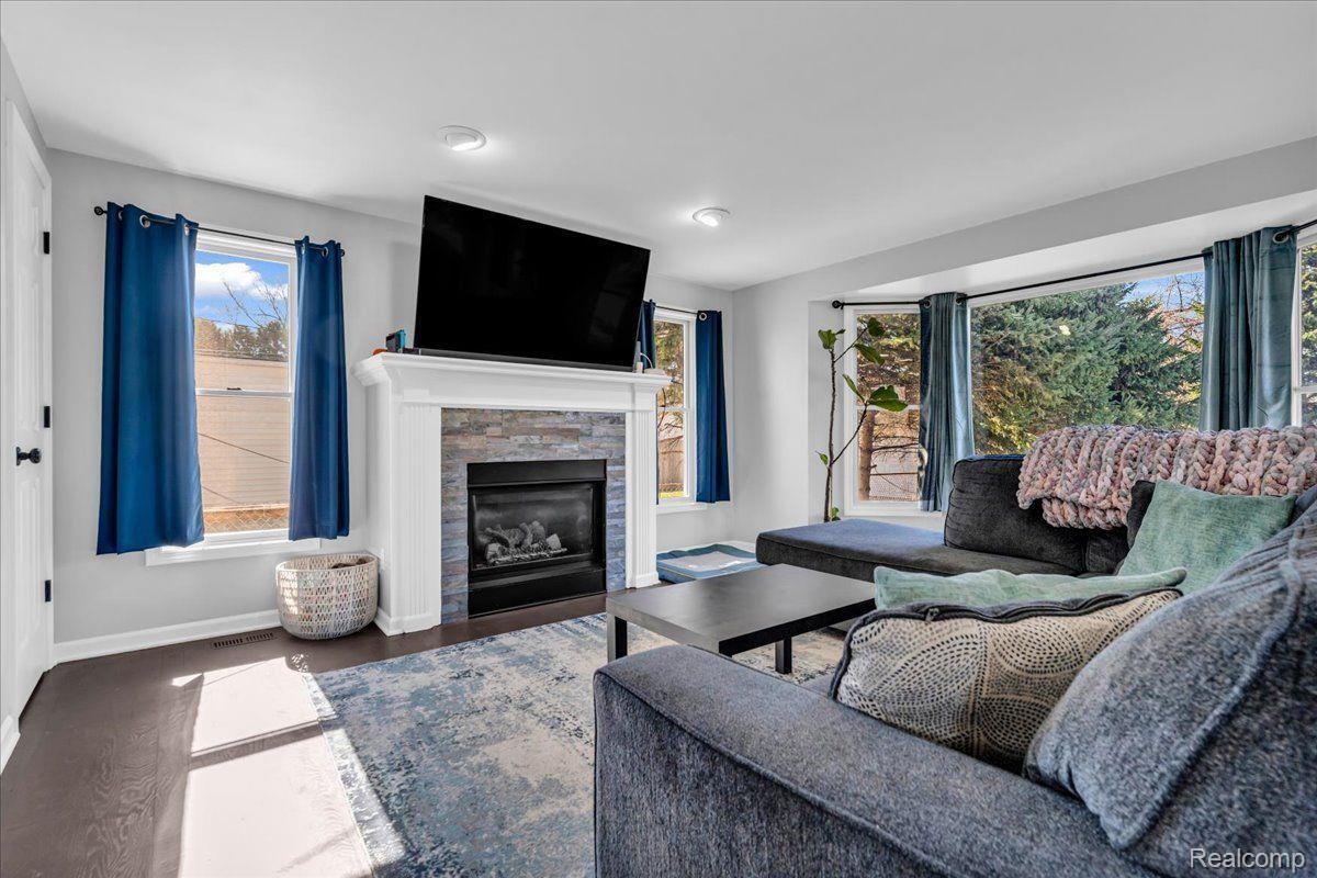 425 Hillcrest Avenue